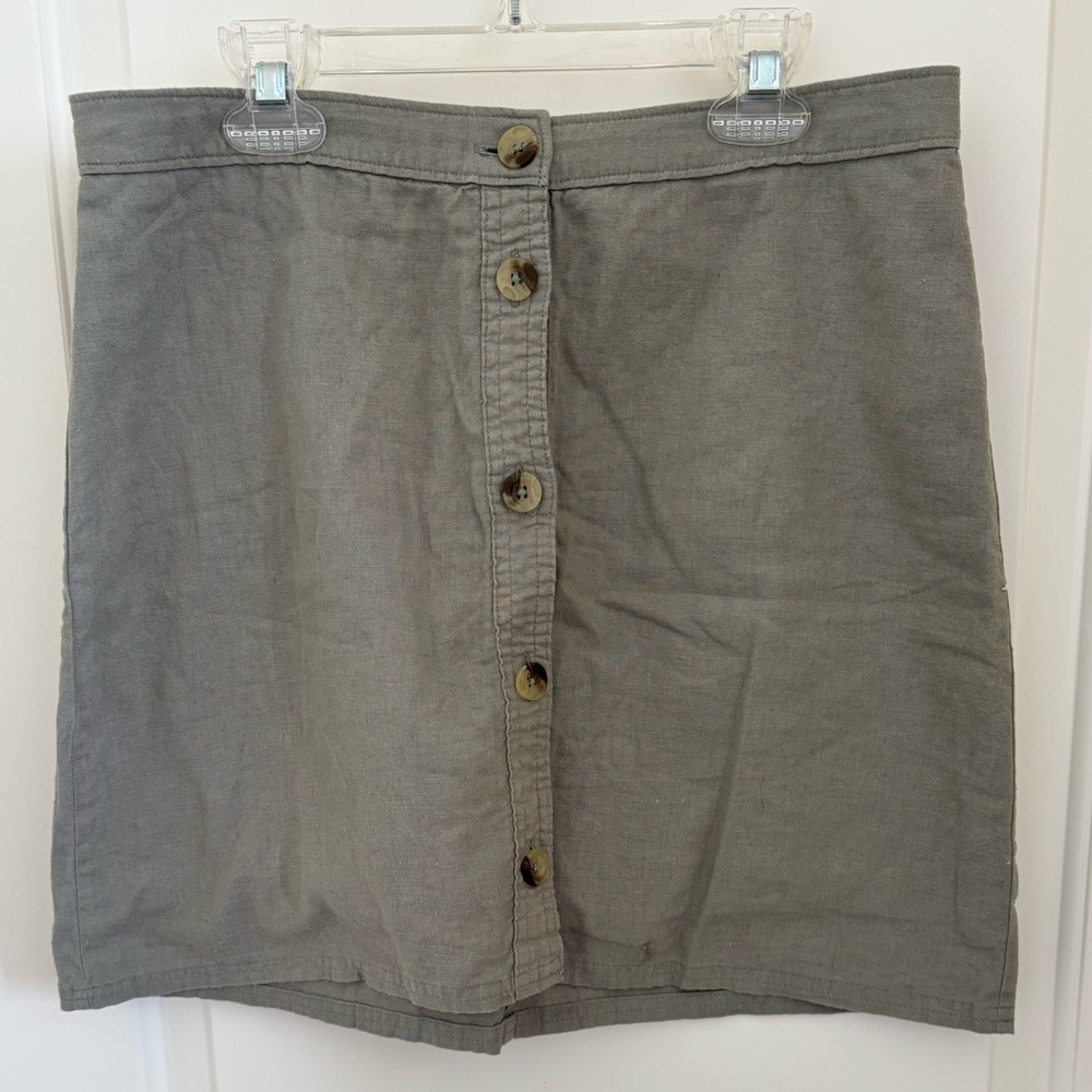 Abercrombie and Fitch Button up olive skirt